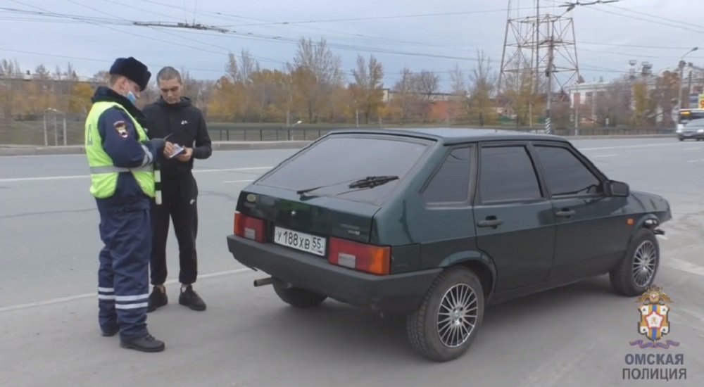 Омские водители поплатились за тонировку стёкол в своих авто