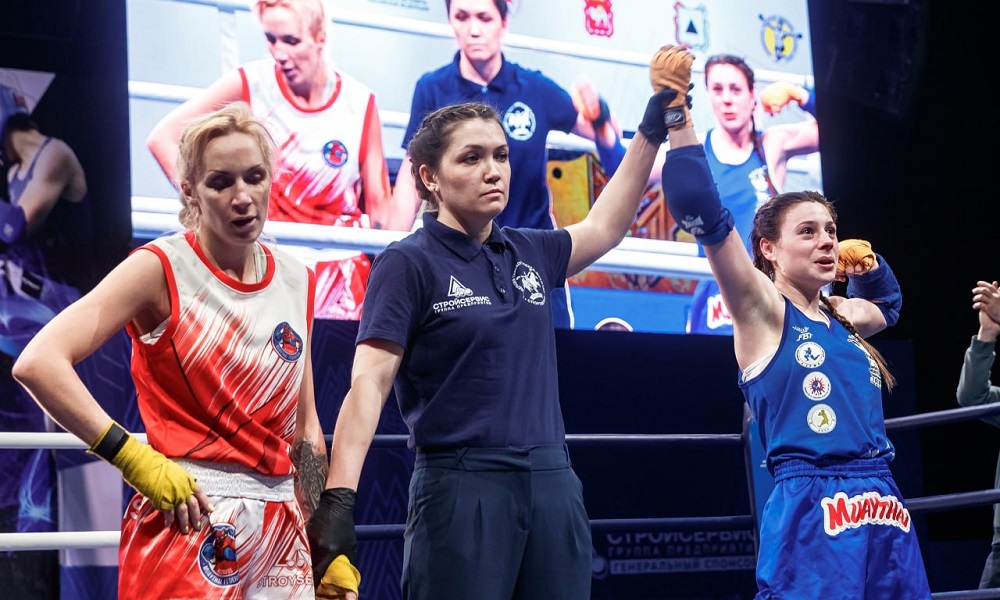 Омичка Белла Дурандина выиграла чемпионат России по тайскому боксу