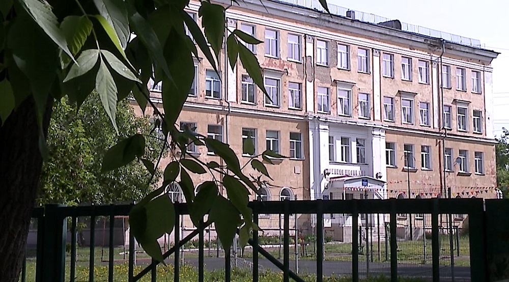 Омский департамент строительства возьмётся за ремонт в нашумевшей гимназии № 88