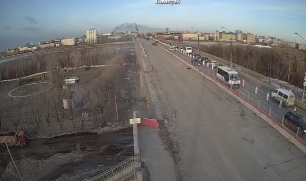 Следить за ремонтом Ленинградского моста и пробками на нём омичи теперь смогут в онлайн-режиме