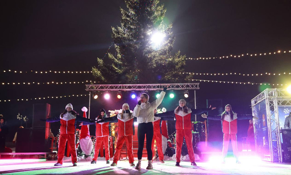 В Омске торжественно открылся самый большой городской каток «Красная Звезда» 