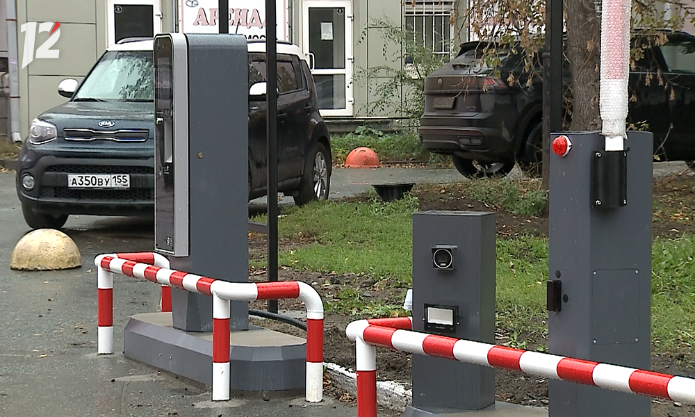 Депутаты Горсовета Омска обсудили тарифы на платные парковки и новые проездные