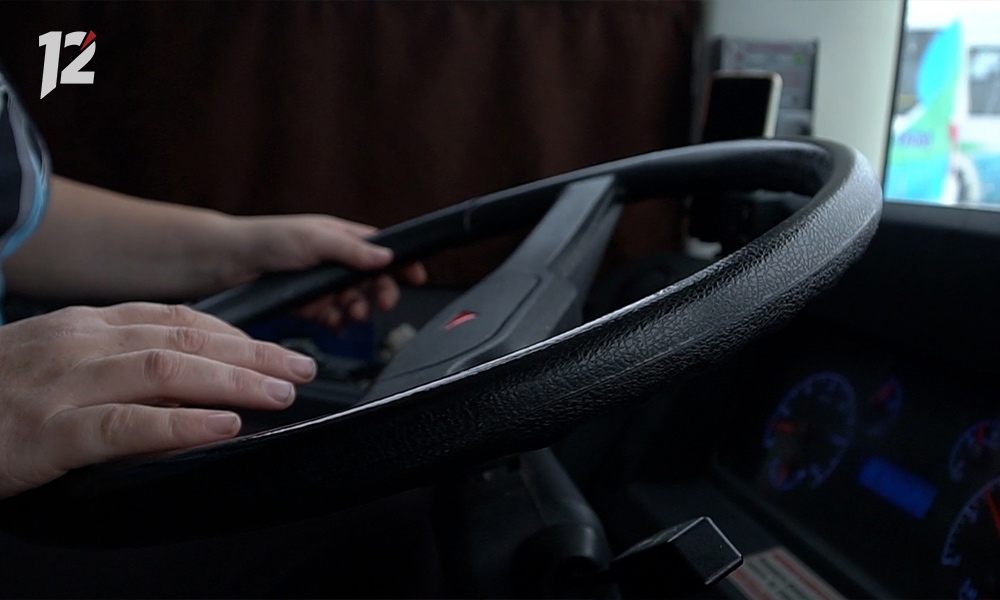 Омский водитель автобуса получил благодарность министра транспорта РФ