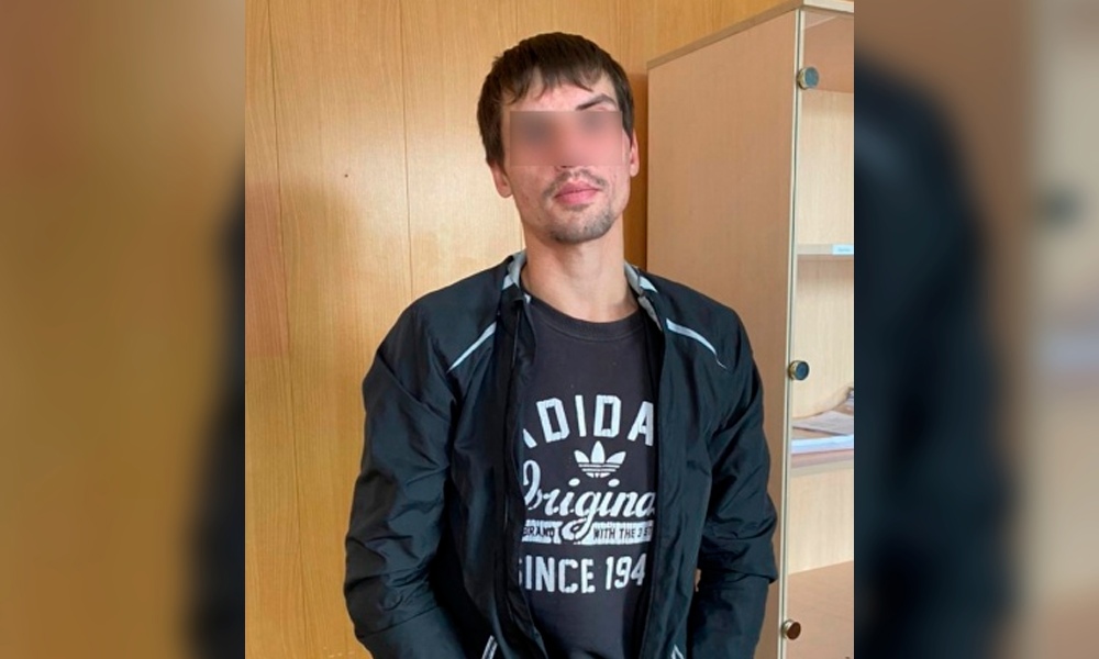 Омич ограбил женщину, потерявшую сознание в сквере Молодожёнов