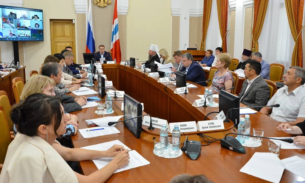 Виталий Хоценко обсудил вопросы демографической политики на первом заседании нового совета