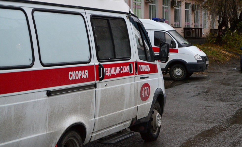 В омском минздраве прокомментировали очереди из скорых у МСЧ-4