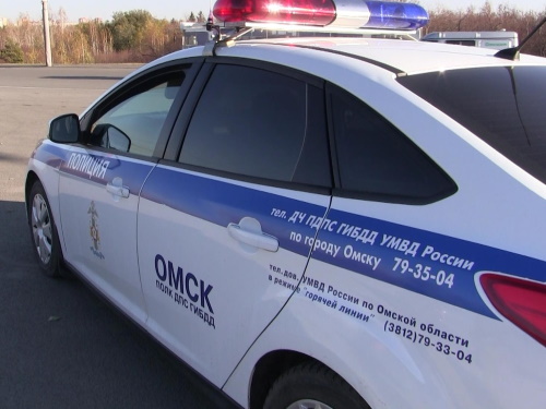 На трассе Омск - Красноярка столкнулись две легковушки