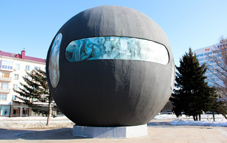 Омский шар Бухгольца предстал в шоколадном облике