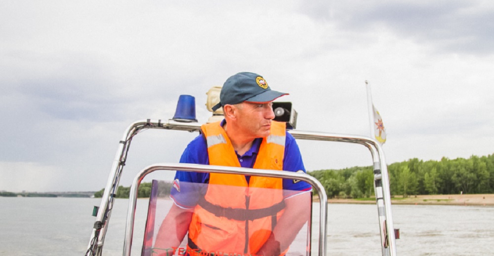 Омичи, владеющие лодками, катерами и гидроциклами совершили с начала навигации более 30 нарушений
