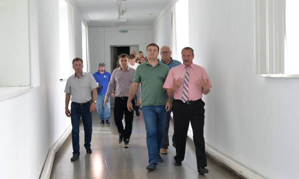 Виталий Хоценко в ходе рабочей поездки посетил Колосовскую ЦРБ