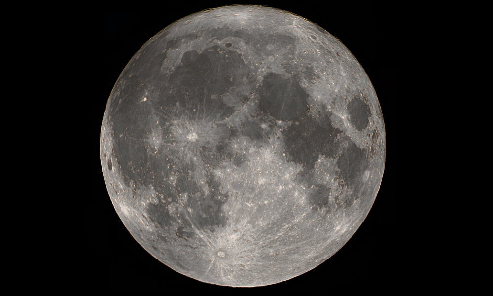 Омичи до конца 2025 года увидят три Суперлуния