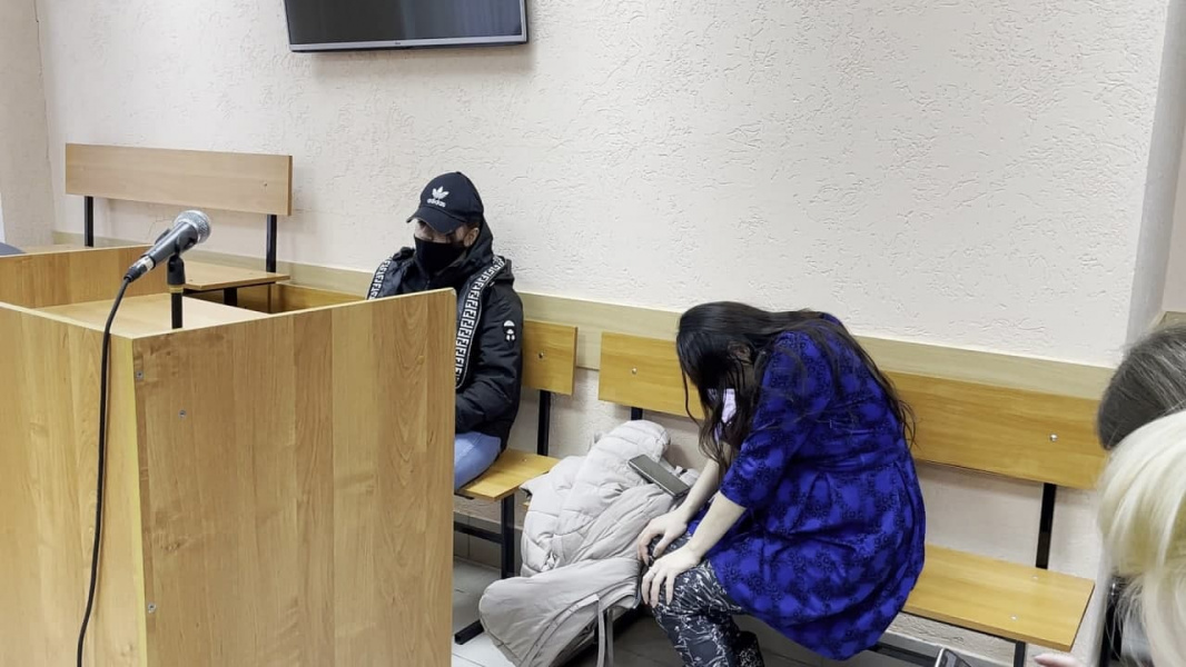 Многодетной омичке, которая пытала и истязала сына подруги, снизили наказание на 9 месяцев