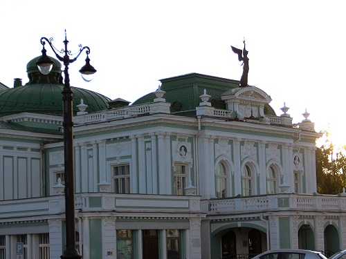 У поклонников Омской драмы есть последний шанс увидеть любимые спектакли