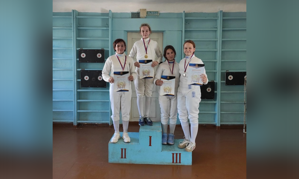 Омские фехтовальщики разыграли медали первенства региона 