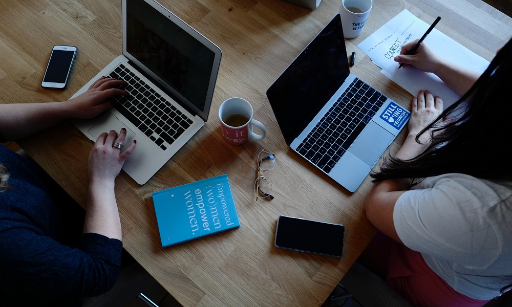 Министерство труда: омички работают практически во всех сферах