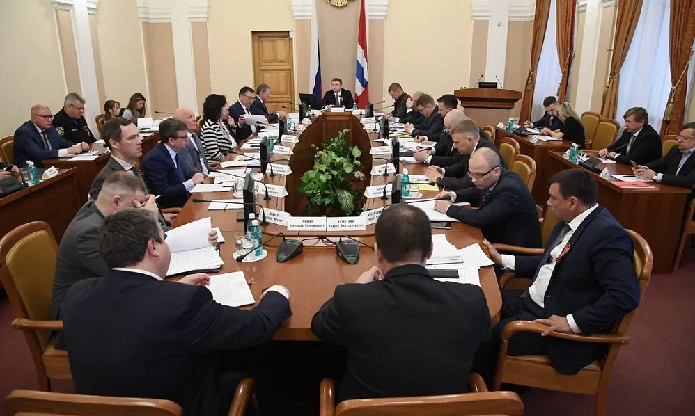 Виталий Хоценко договорился о выделении Омской области 700 млн рублей на сельский транспорт 