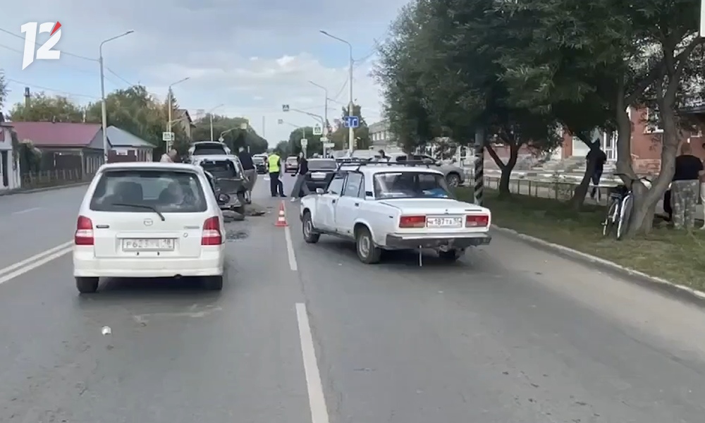 Дети пострадали в двух ДТП в Омске за выходные