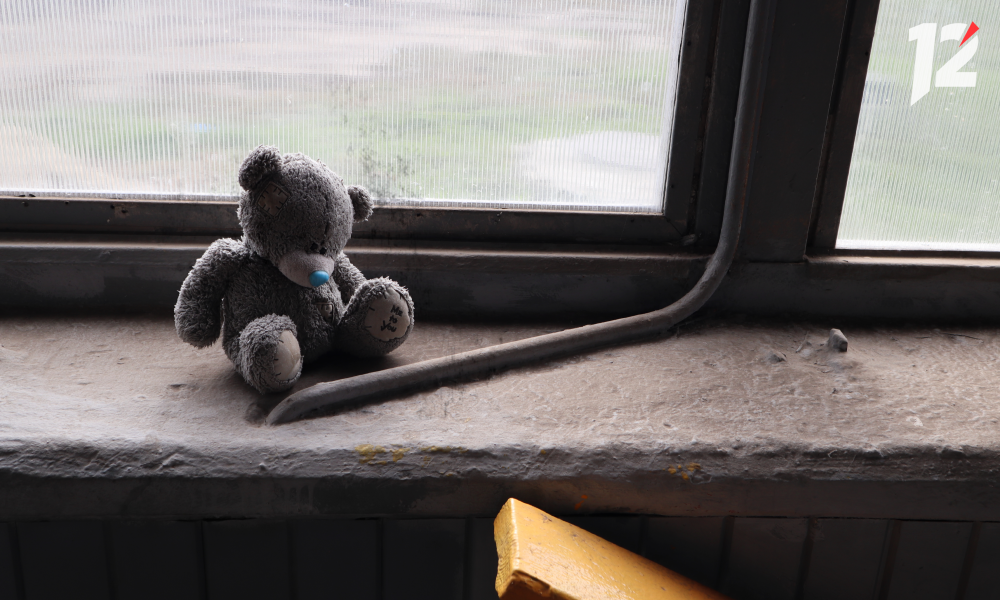 В омских Нефтяниках пожилой мужчина приставал к школьницам