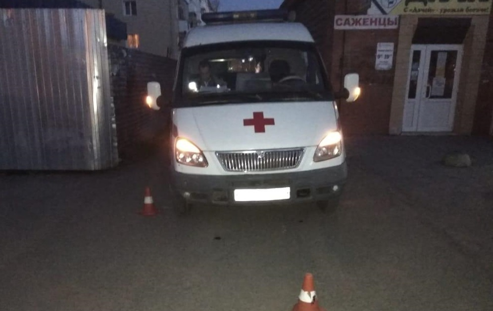 В Омске скорая сбила школьника на велосипеде