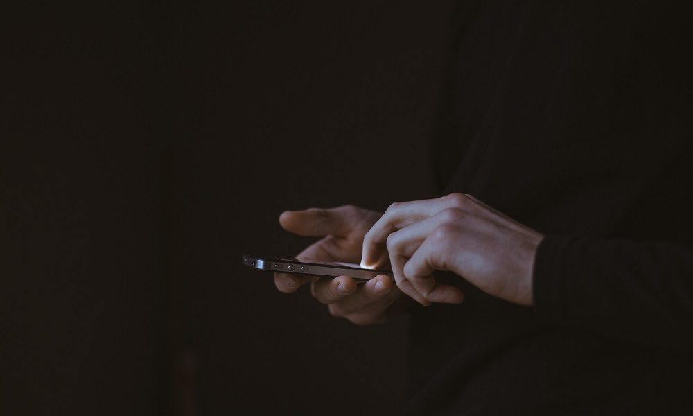 За принесённые с собой телефоны с ЕГЭ удалили трёх омских выпускников