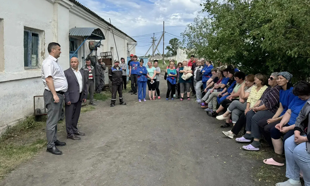 Андрей Бондаренко обсудил с жителями Азовского района развитие территории и социальные проекты