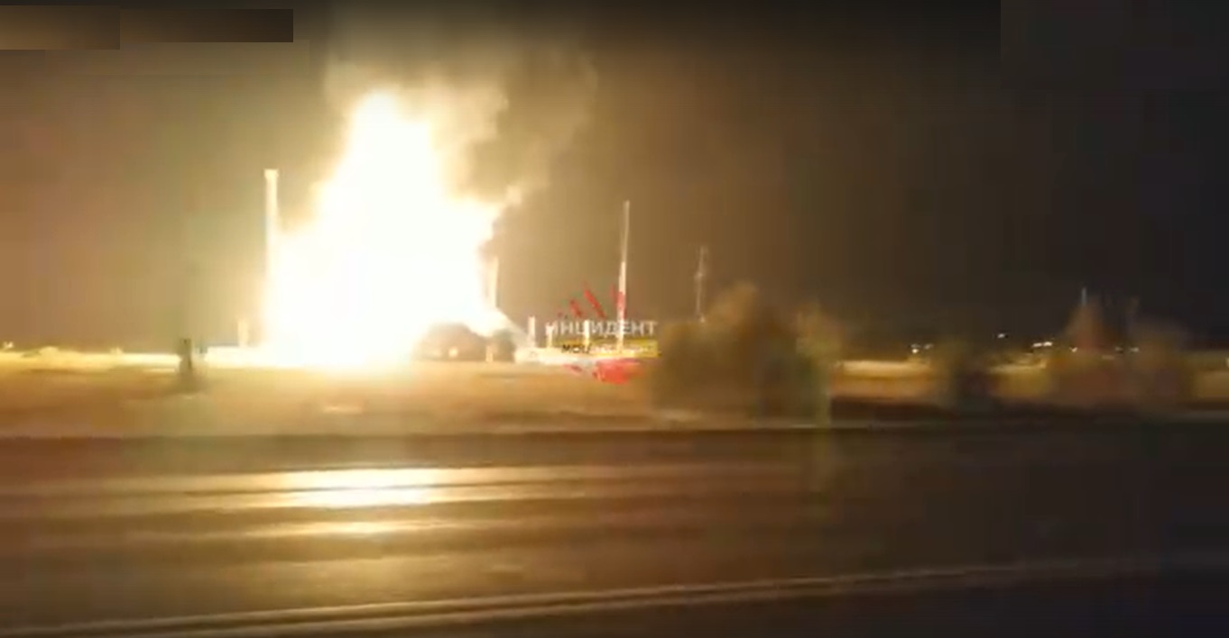 Вспыхнула, словно факел: около Тюкалинского тракта загорелась газовая подстанция