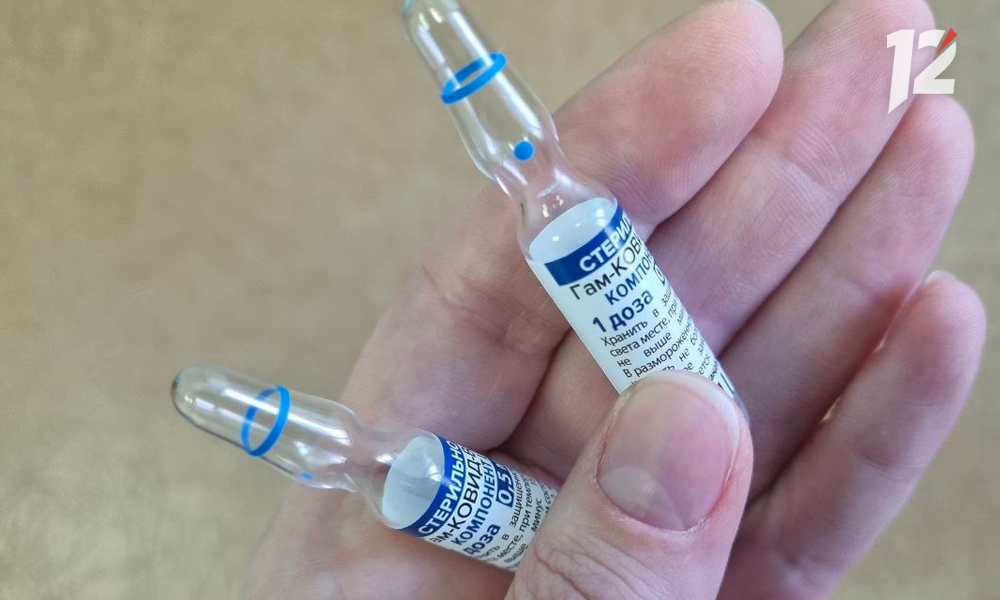 В календарь прививок в России включили вакцинацию от ковида подростков с 12 до 17 лет