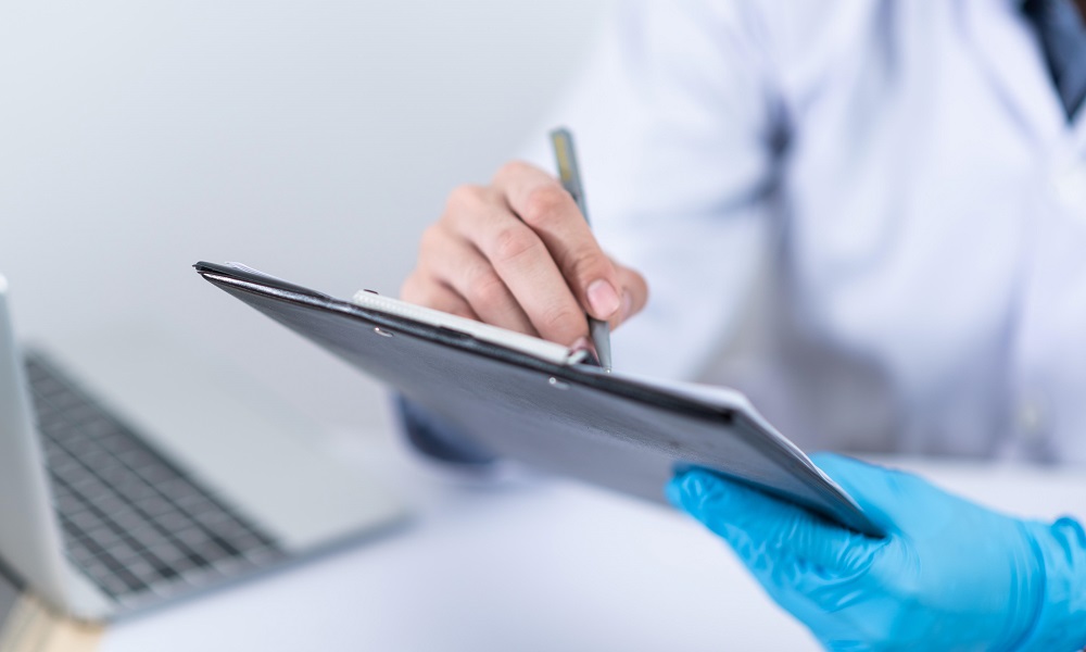 Омский минздрав сообщил о графике работы медучреждений в праздничные дни