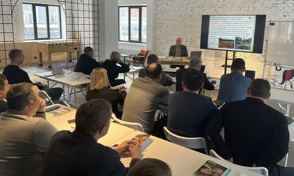 Омские лесничие проходят обучение по тушению крупных пожаров