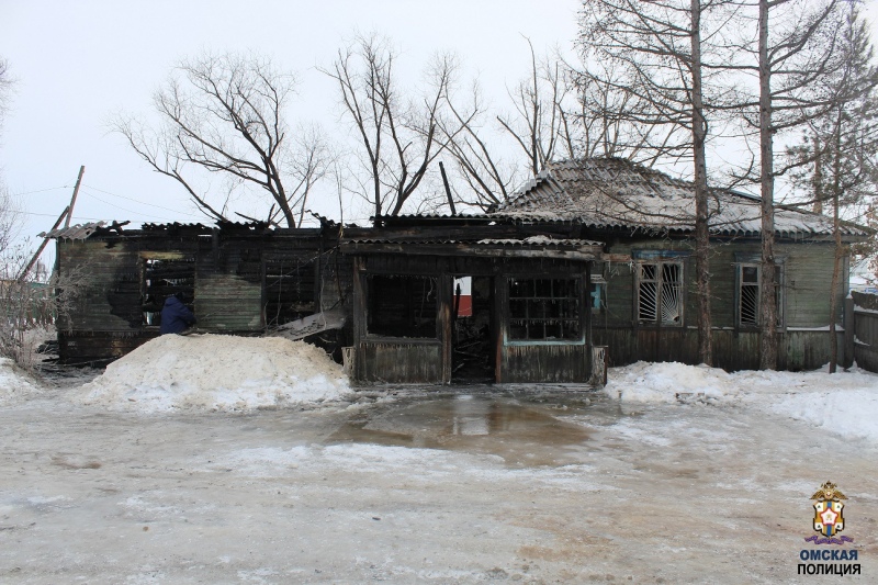 Омичи несколько раз обкрадывали частную организацию, проникая в здание через форточку
