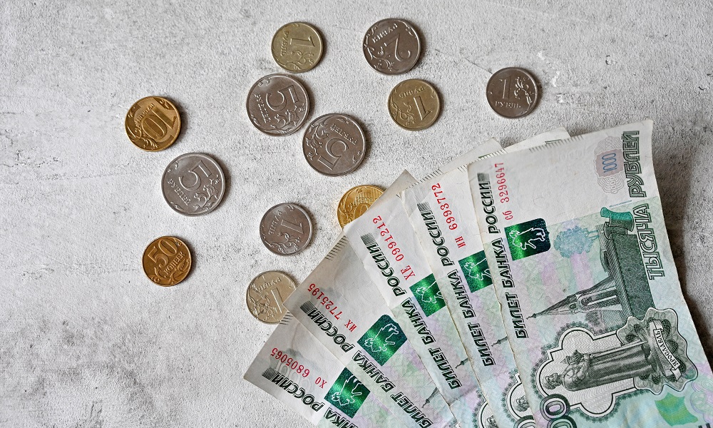 Омичам на неделю комфортной жизни во время локдауна нужно в полтора раза меньше денег, чем москвичам