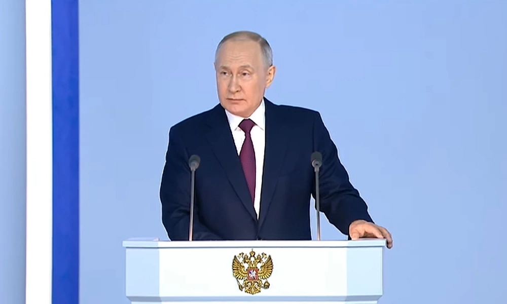 Владимир Путин обьявил о приостановке участия РФ в договоре СНВ