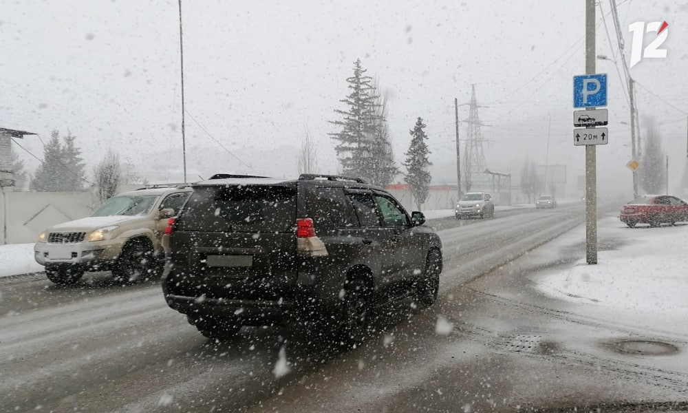 За сутки в омскую Госавтоинспекцию поступило больше 100 сообщений о ДТП