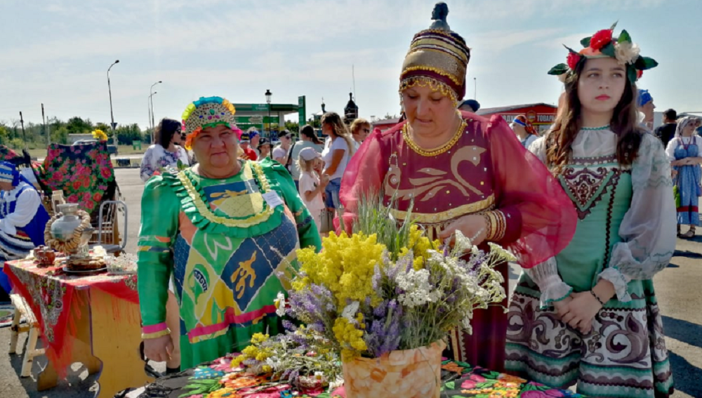 Эстафета, посвящённая 200-летию Омской области добралась до Полтавского, Черлакского и Седельниковского районов