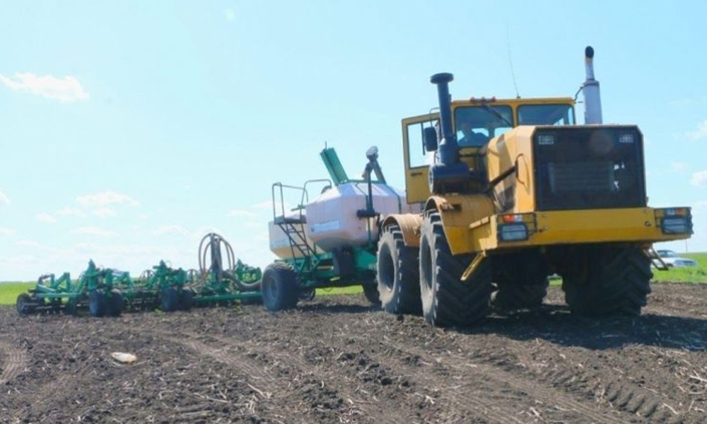 Виталий Хоценко сообщил о старте посевной кампании в Омской области