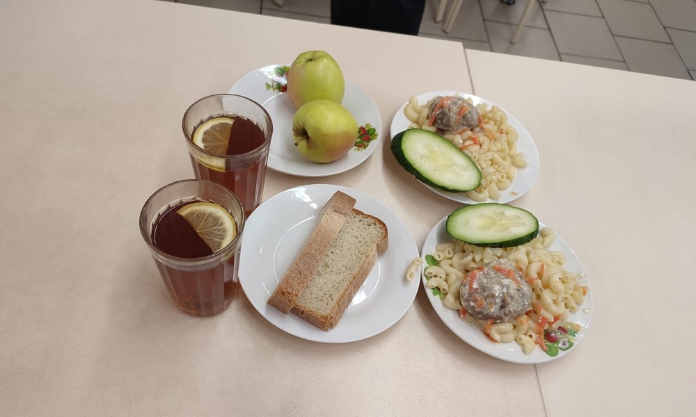 Департамент образования показал обеды учеников омской школы № 55