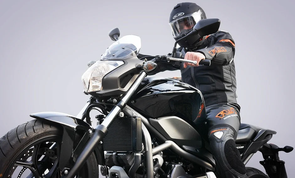 В Омске будут судить мотоциклиста, который сбил человека