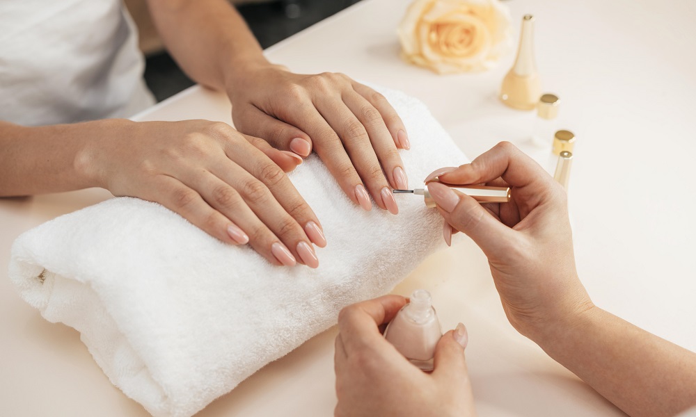 Маникюр вышел в лидеры рынка услуг Омска