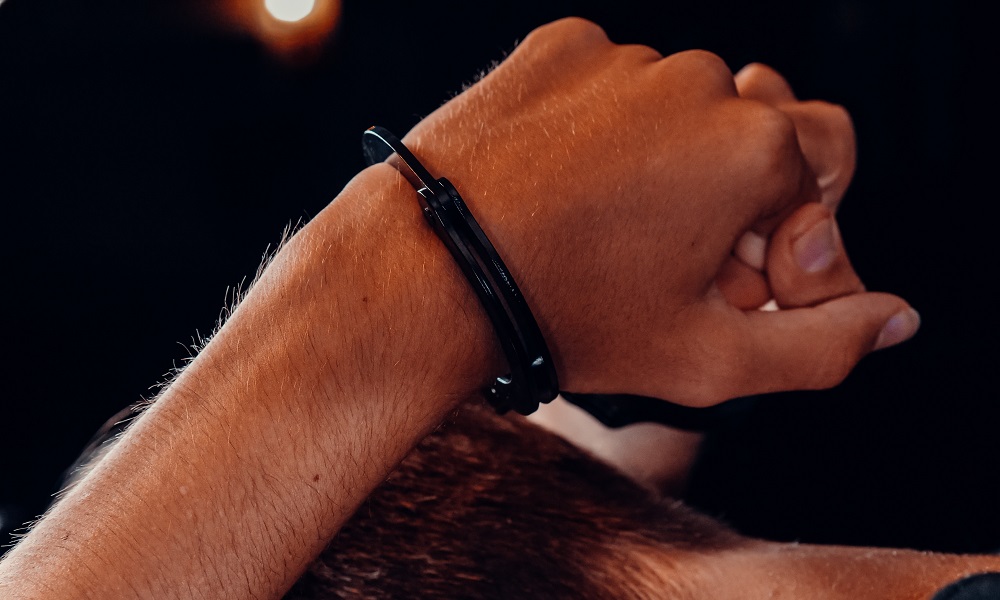 В Омске перед судом предстанет студент, который прошлым летом из винтовки стрелял в школьниц