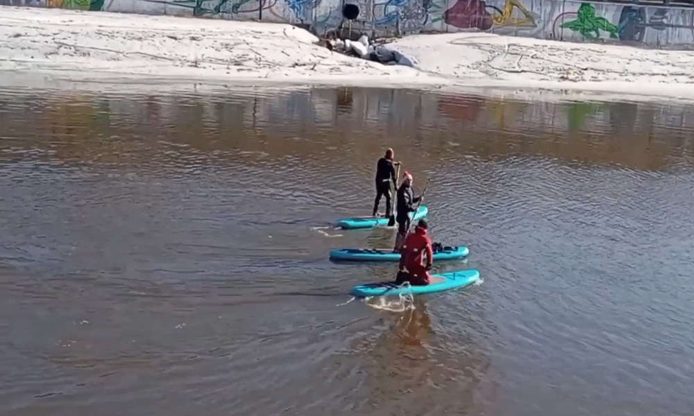 Омичи открыли сезон сапсёрфинга 