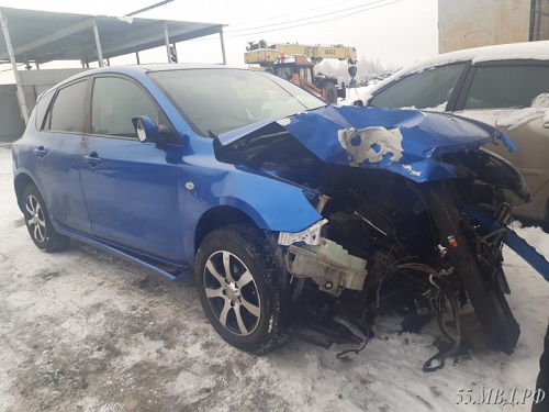 Омич с приятелем взяли на автомойке чужую машину и разбили её