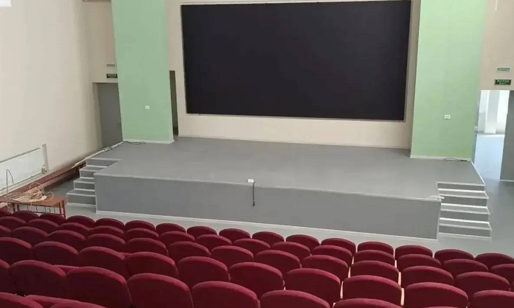 При поддержке Омской области в Стахановской гимназии завершили капремонт, длившийся четыре года