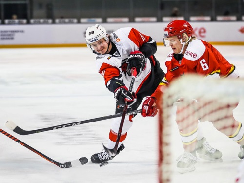 Омские "ястребы" победили китайских "драконов"