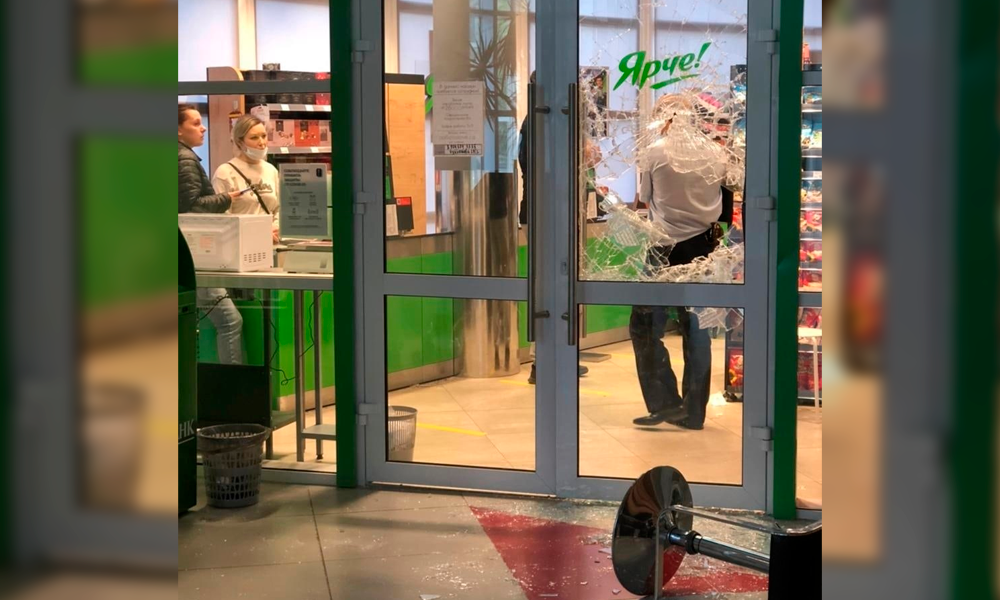 Омский «ревизор» устроил дебош в магазине