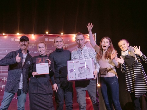 На международном фестивале "Живые лица" омичи получили приз зрительских симпатий