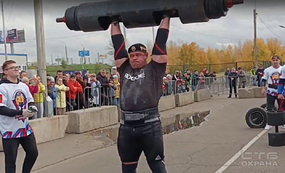 Омский силач Михаил Шивляков установил рекорд России 