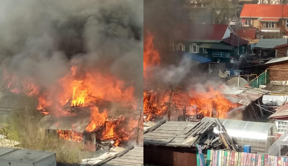 В Омске на 27-й Северной горят дома