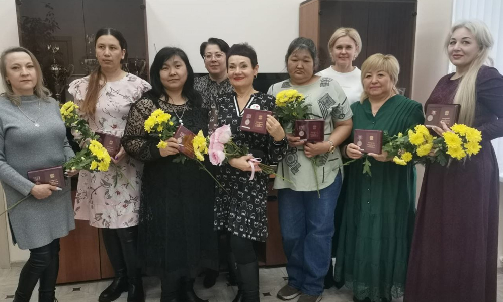 Семь омских многодетных матерей получили медаль «Материнская слава»