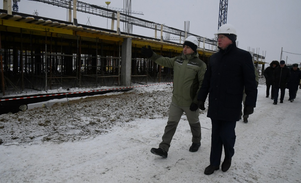 Александр Бурков заверил, что новый кадетский корпус сдадут вовремя, а старый на Ленина отремонтируют