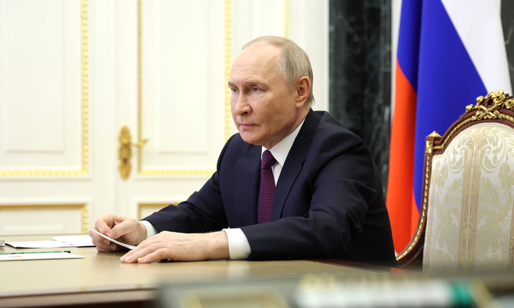 Владимир Путин поздравил Виталия Хоценко и омичей с Днём Победы